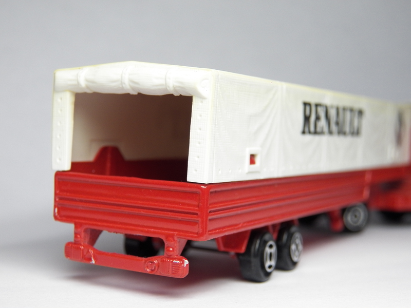 Illustration for article titled 1/100 scale Majorette Renault Car Hauler.